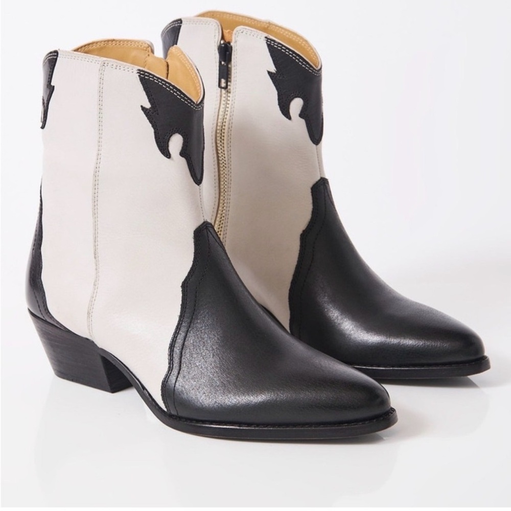 FREE PEOPLE New Frontier
Western Leather Boot In Arctic Fox Combo